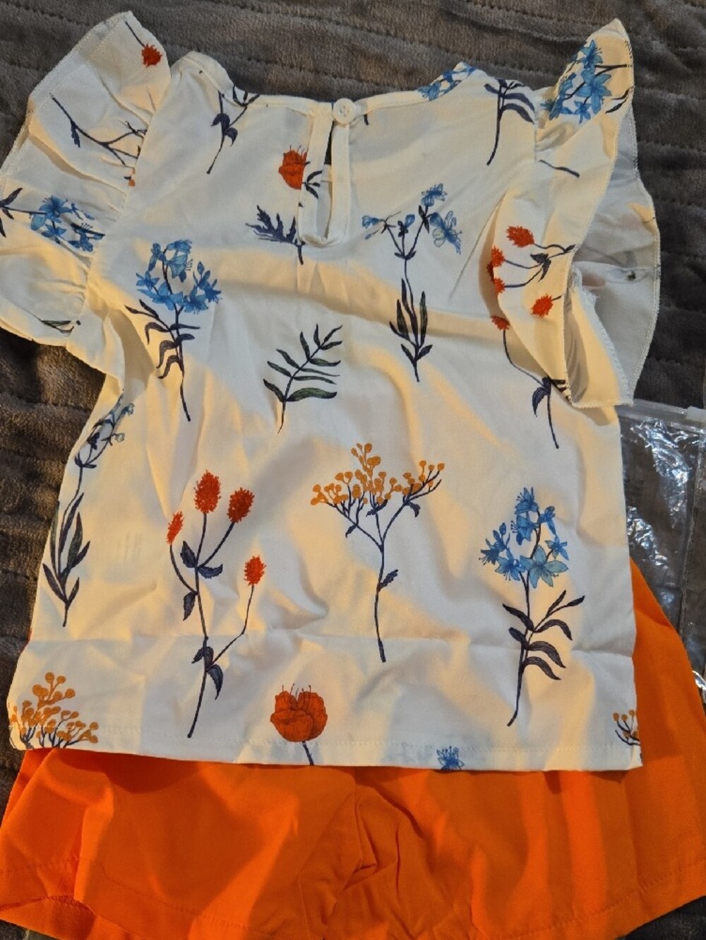 Girls Floral Print Puff Sleeve Top with Bright Orange Shorts - Picture 2 of 4